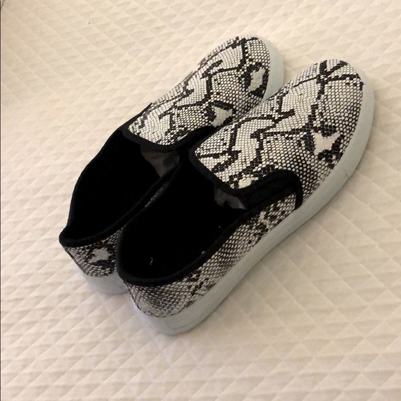 qupid snakeskin sneakers